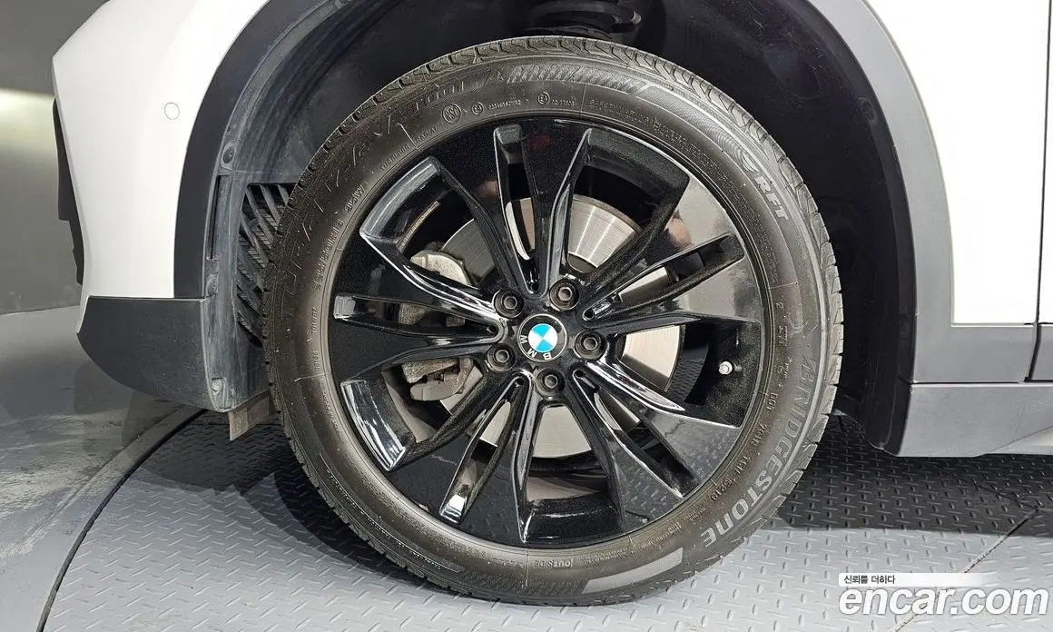 BMW X1 2020 2.0 автомат (гидро), фото 5