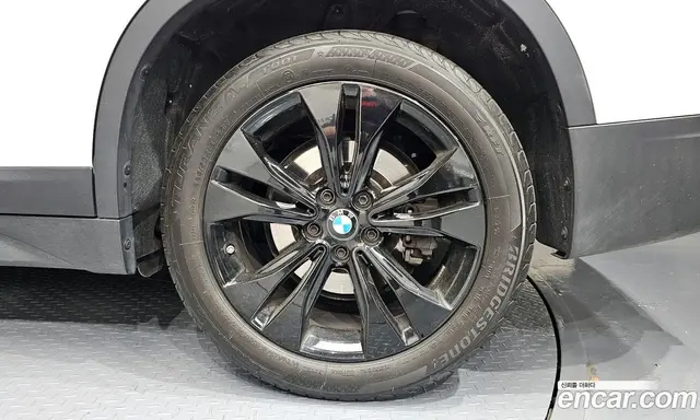 BMW X1 2020 2.0 автомат (гидро), миниатюра 7