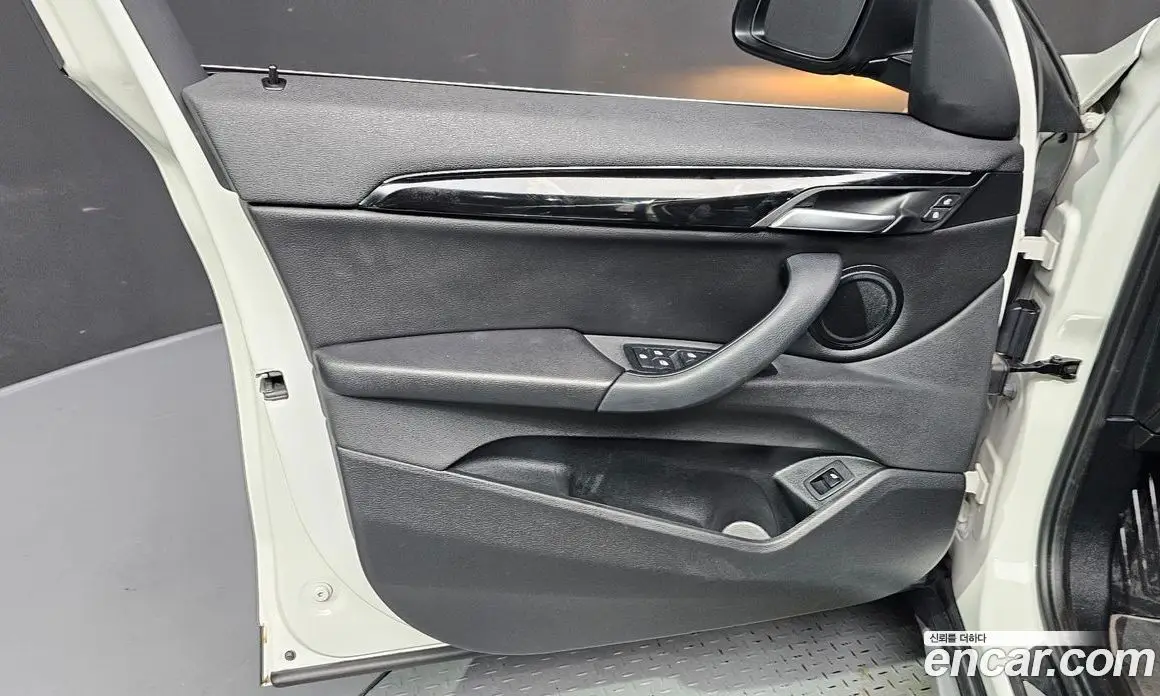 BMW X1 2022 2.0 автомат (гидро), фото 14
