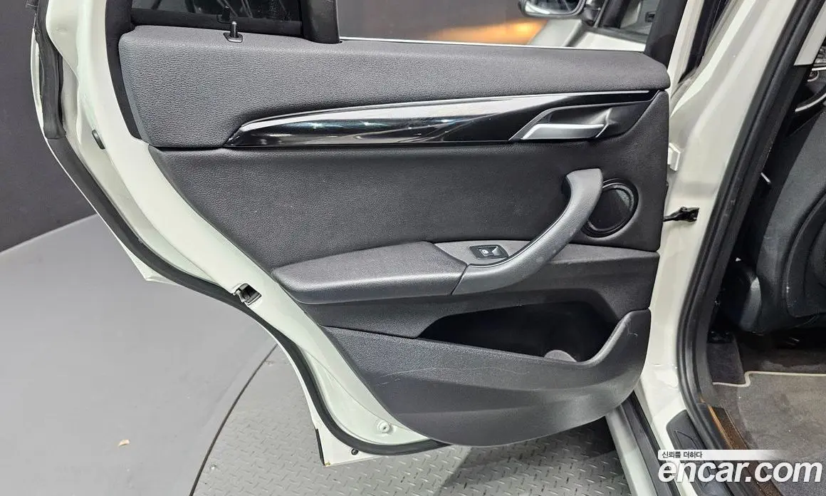 BMW X1 2022 2.0 автомат (гидро), фото 15
