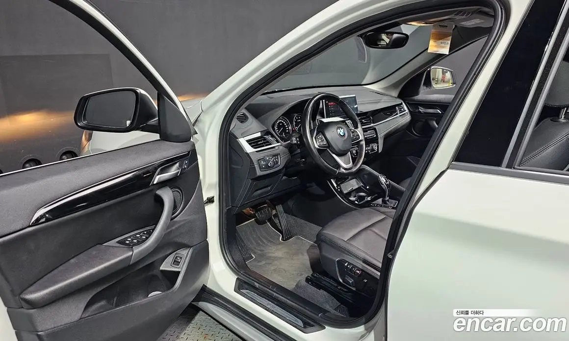 BMW X1 2022 2.0 автомат (гидро), фото 16