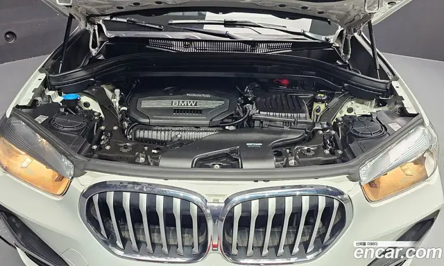 BMW X1 2022 2.0 автомат (гидро), миниатюра 6