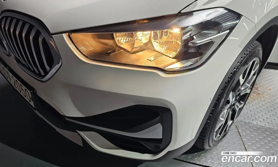 BMW X1 2022 2.0 автомат (гидро), фото 8