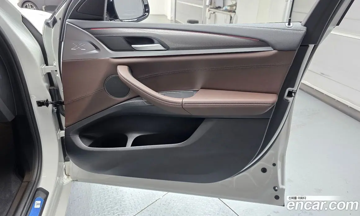 BMW X4 2024 2.0 автомат (гидро), фото 15