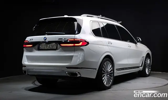 BMW X7 2023 3.0 автомат (гидро), миниатюра 2