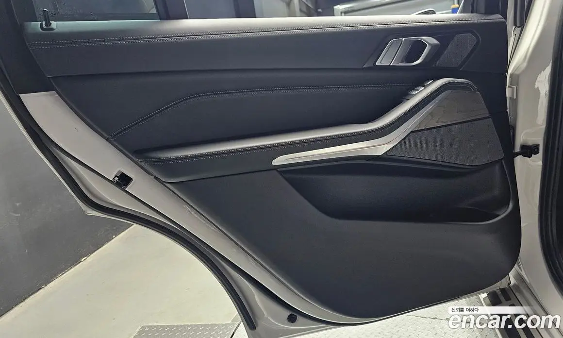 BMW X7 2023 3.0 автомат (гидро), фото 15