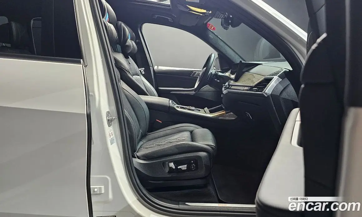 BMW X7 2023 3.0 автомат (гидро), фото 16