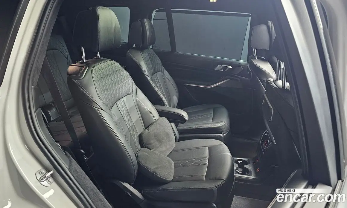 BMW X7 2023 3.0 автомат (гидро), фото 17