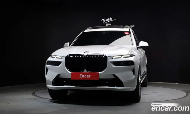 BMW X7 2023 3.0 автомат (гидро), миниатюра 3