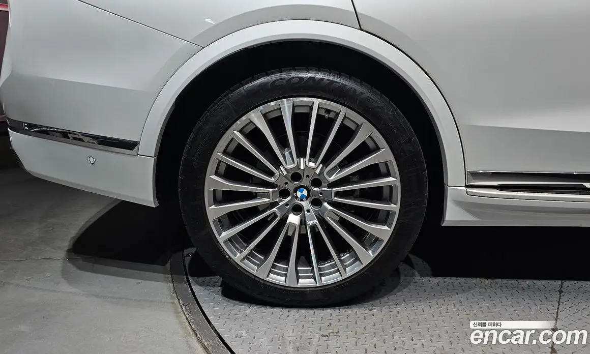 BMW X7 2023 3.0 автомат (гидро), фото 5