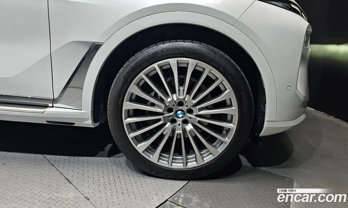 BMW X7 2023 3.0 автомат (гидро), фото 7