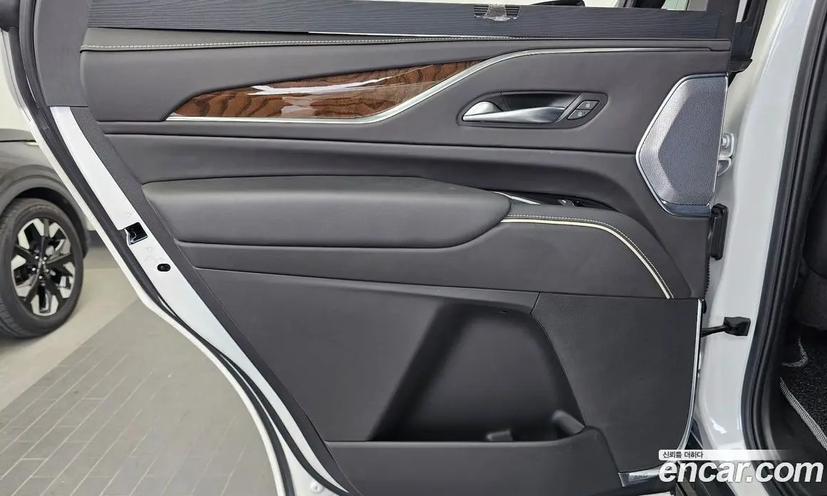 Cadillac Escalade 2023 6.2 автомат (гидро), фото 15