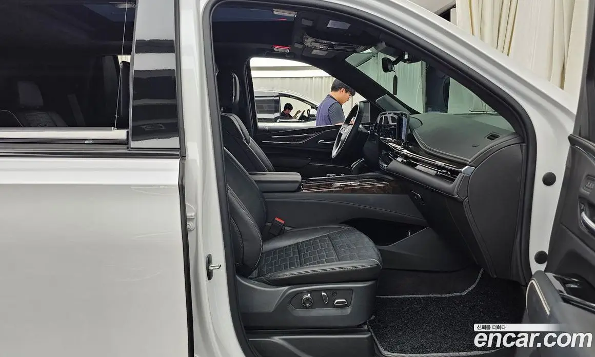 Cadillac Escalade 2023 6.2 автомат (гидро), фото 16