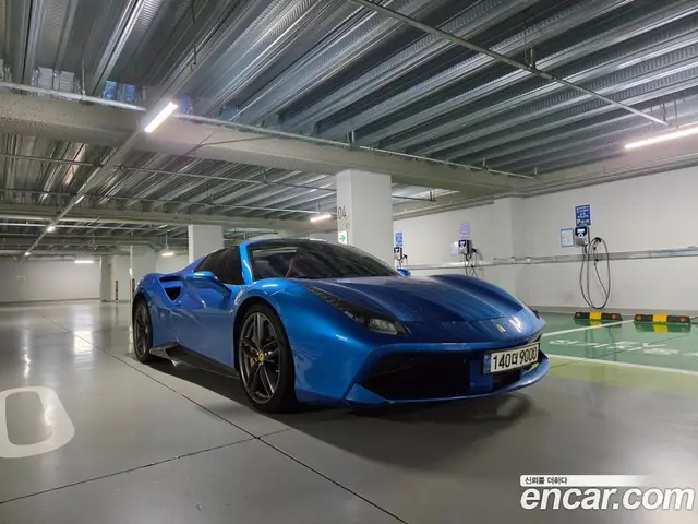 Ferrari 488 2017 3.9 автомат (гидро), миниатюра 2