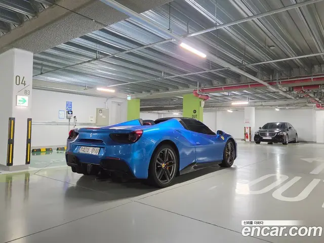 Ferrari 488 2017 3.9 автомат (гидро), миниатюра 5