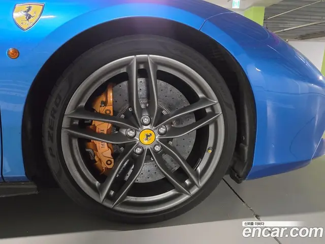 Ferrari 488 2017 3.9 автомат (гидро), миниатюра 6