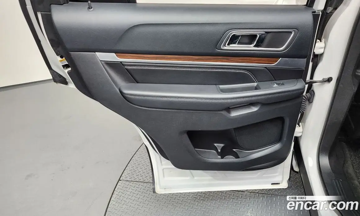 Ford Explorer 2016 3.5 автомат (гидро), фото 14 Ford Explorer 2016 3.5 автомат (гидро), фото 14