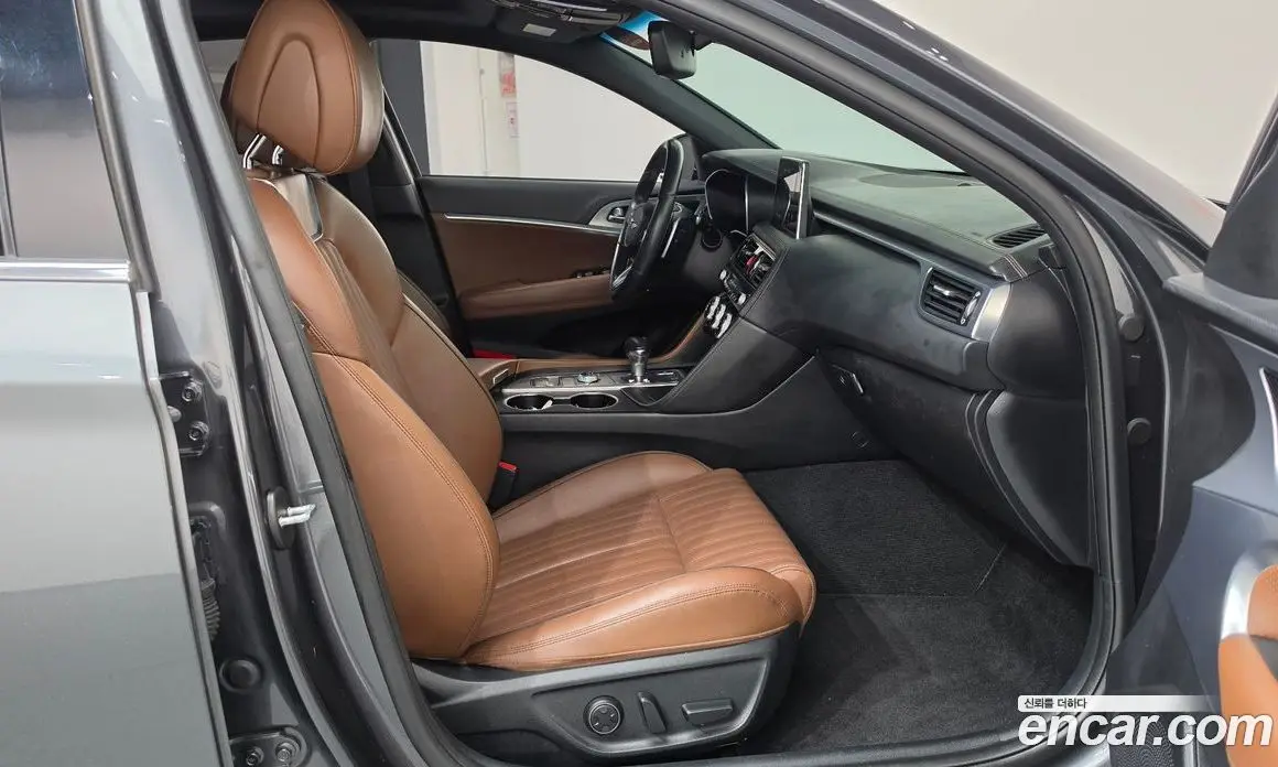 Genesis G70 2018 2.0 автомат (гидро), фото 16 Genesis G70 2018 2.0 автомат (гидро), фото 16