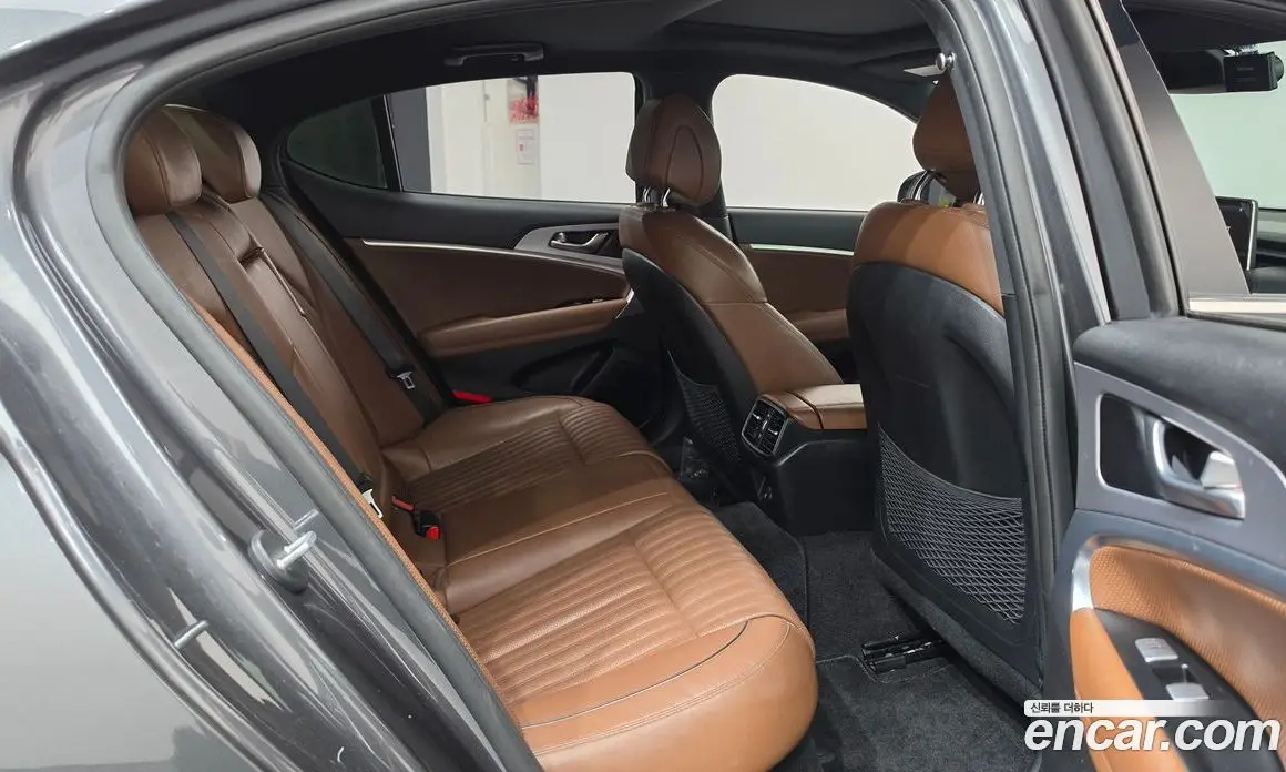 Genesis G70 2018 2.0 автомат (гидро), фото 17 Genesis G70 2018 2.0 автомат (гидро), фото 17