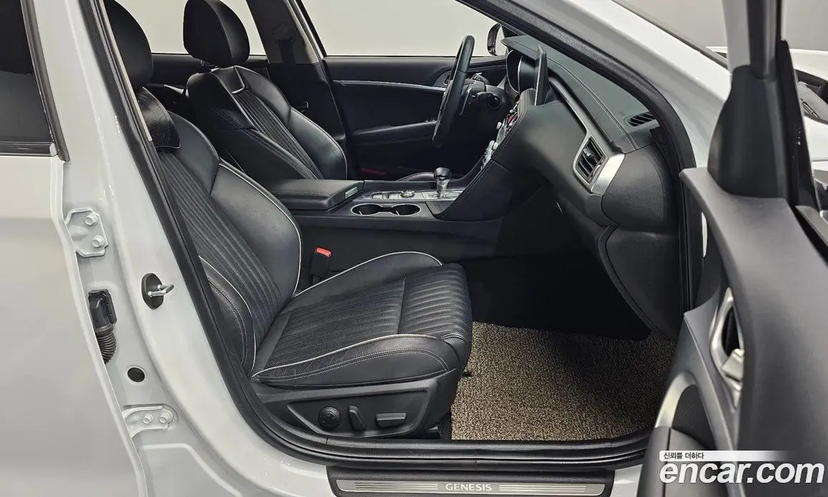 Genesis G70 2019 2.0 автомат (гидро), фото 16 Genesis G70 2019 2.0 автомат (гидро), фото 16
