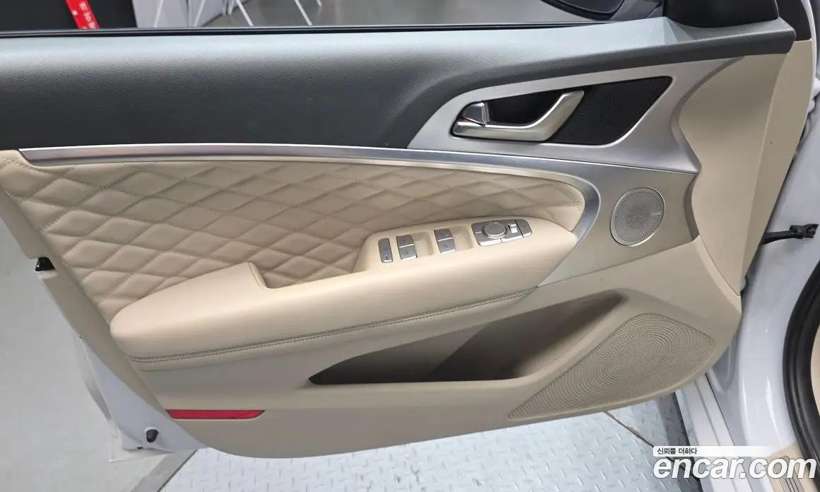 Genesis G70 2019 2.0 автомат (гидро), фото 14 Genesis G70 2019 2.0 автомат (гидро), фото 14
