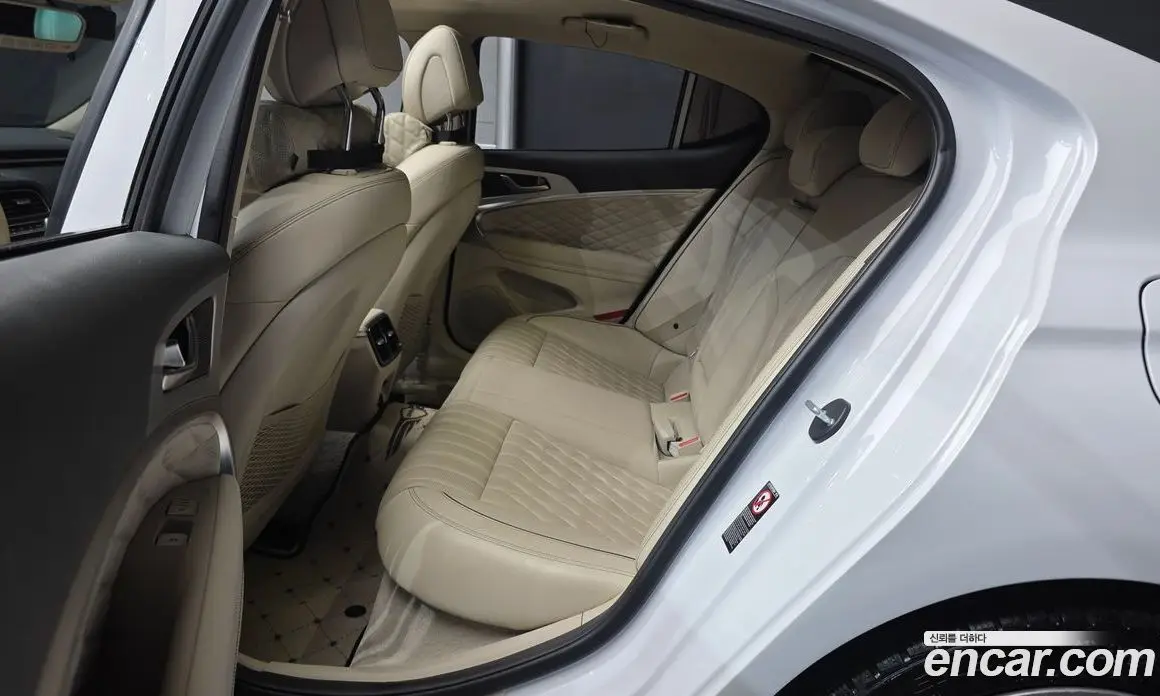 Genesis G70 2019 2.0 автомат (гидро), фото 18 Genesis G70 2019 2.0 автомат (гидро), фото 18