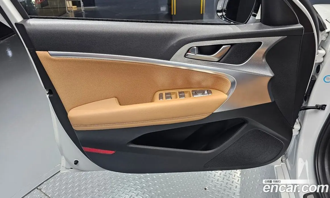 Genesis G70 2021 2.0 автомат (гидро), фото 14 Genesis G70 2021 2.0 автомат (гидро), фото 14