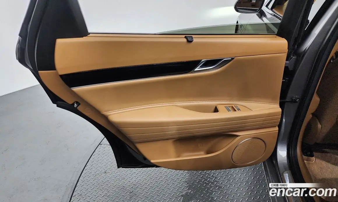 Genesis G80 2025 2.5 автомат (гидро), фото 14