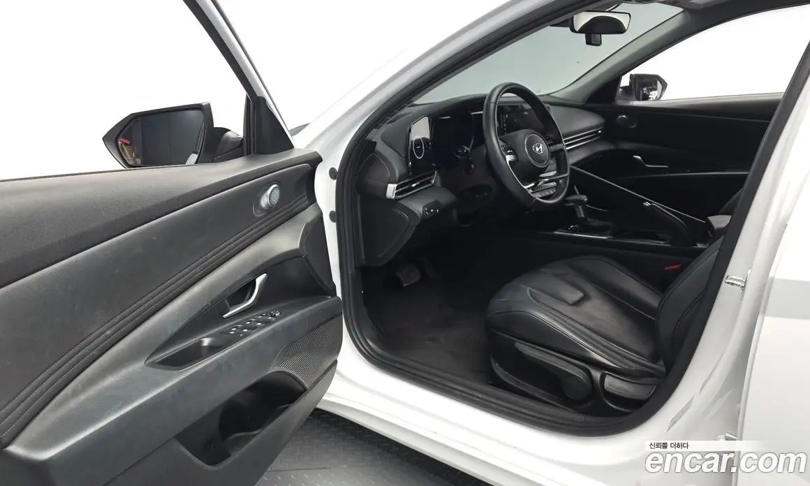 Hyundai Avante 2020 1.6 автомат (гидро), фото 13