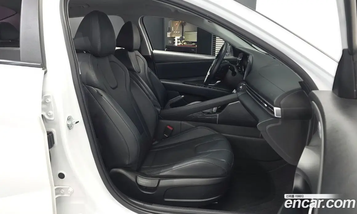 Hyundai Avante 2020 1.6 автомат (гидро), фото 17