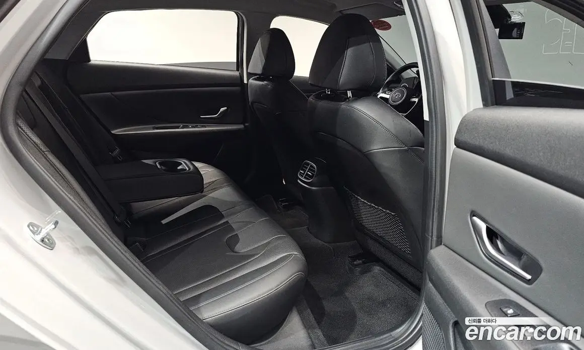 Hyundai Avante 2020 1.6 автомат (гидро), фото 17