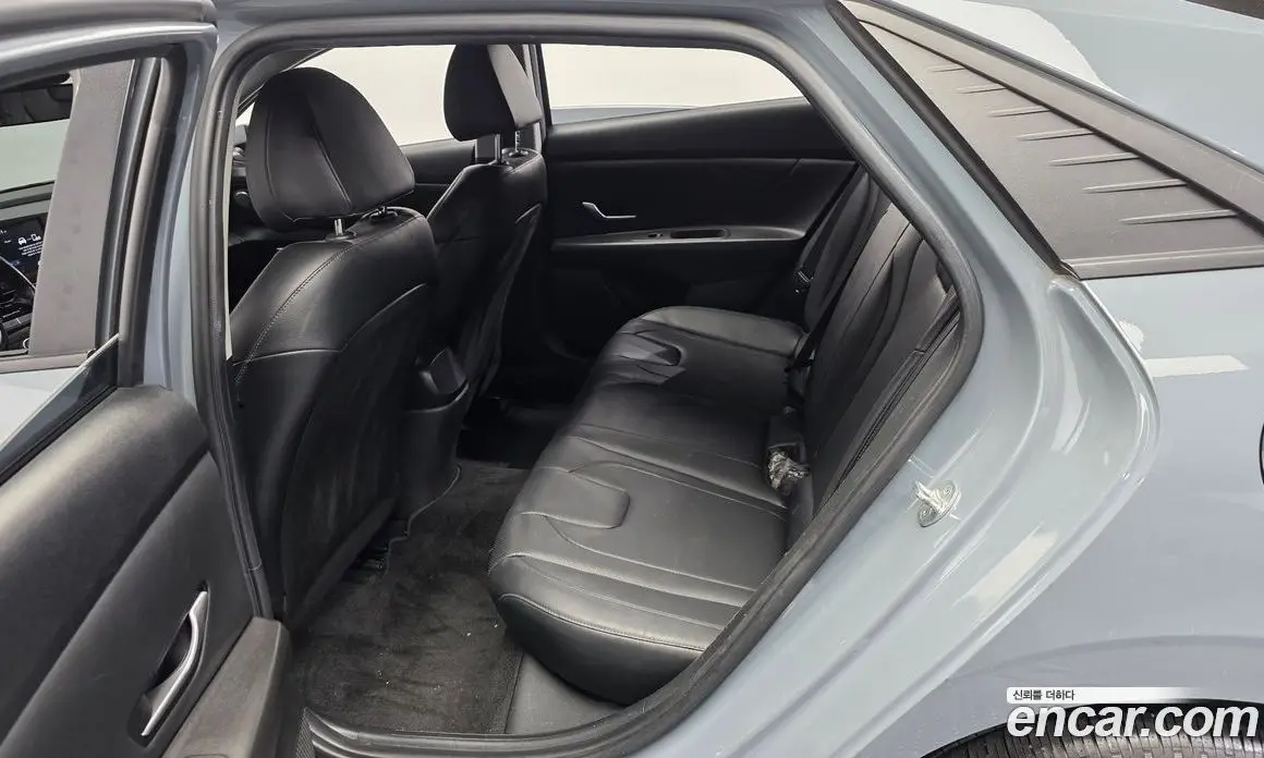 Hyundai Avante 2021 1.6 автомат (гидро), фото 16