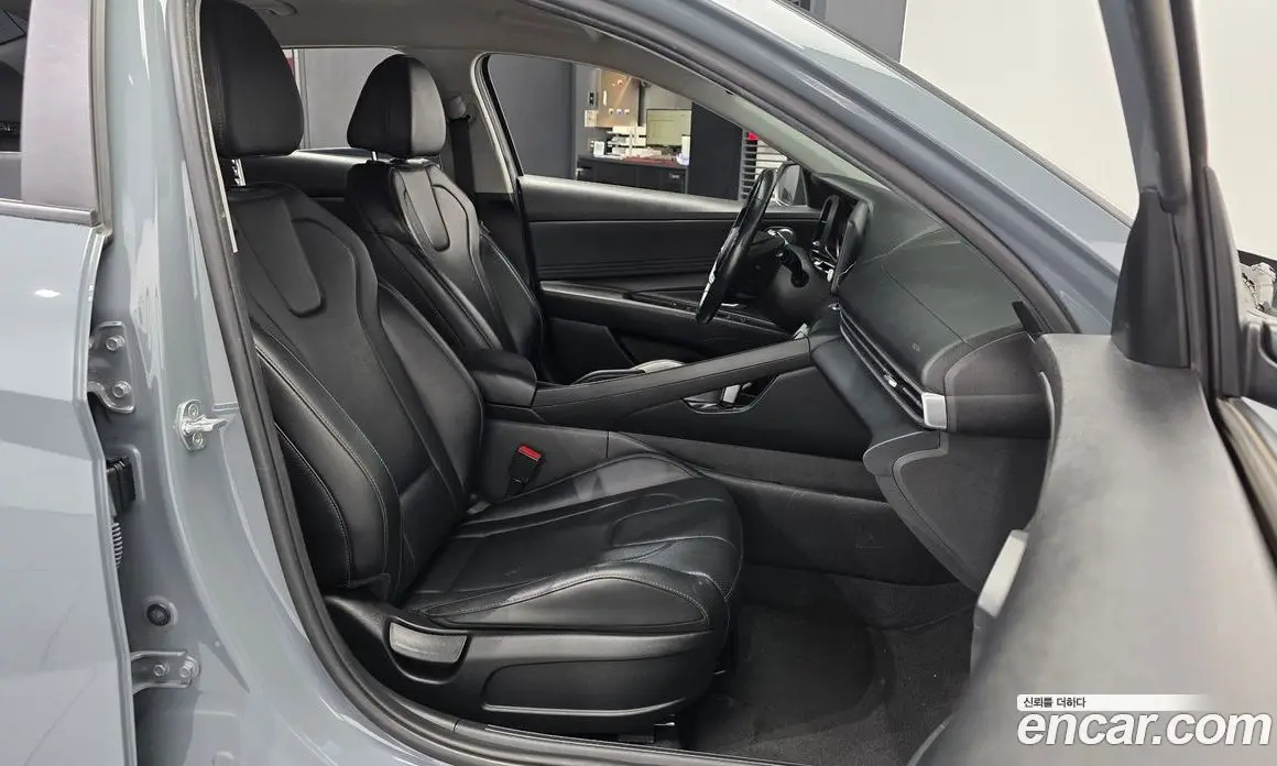 Hyundai Avante 2021 1.6 автомат (гидро), фото 17