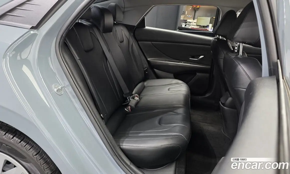 Hyundai Avante 2021 1.6 автомат (гидро), фото 18