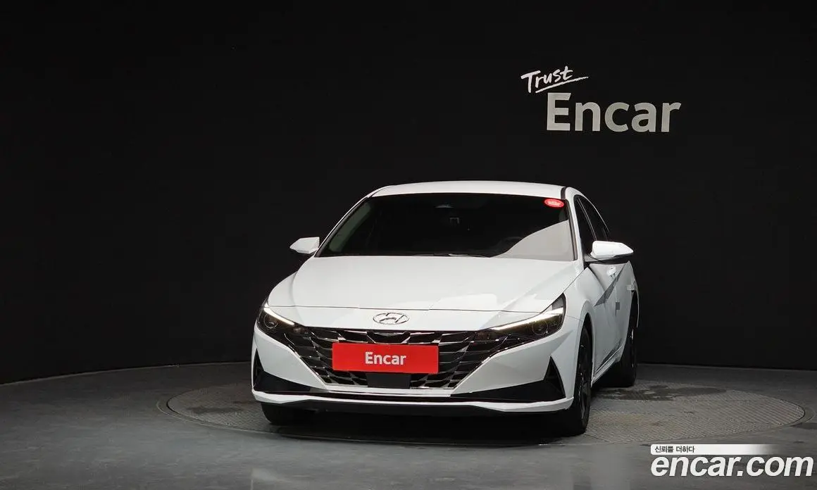 Hyundai Avante 2023 1.6 автомат (гидро), фото 3