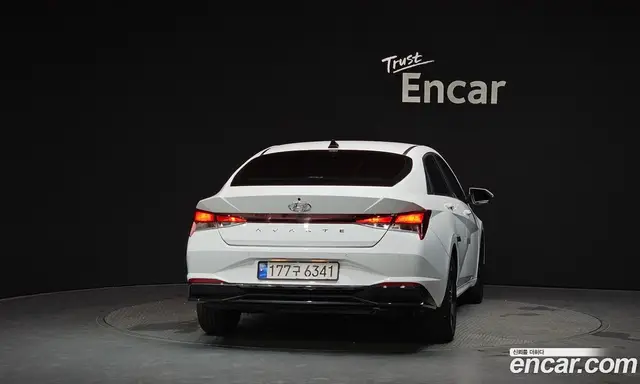 Hyundai Avante 2023 1.6 автомат (гидро), миниатюра 4