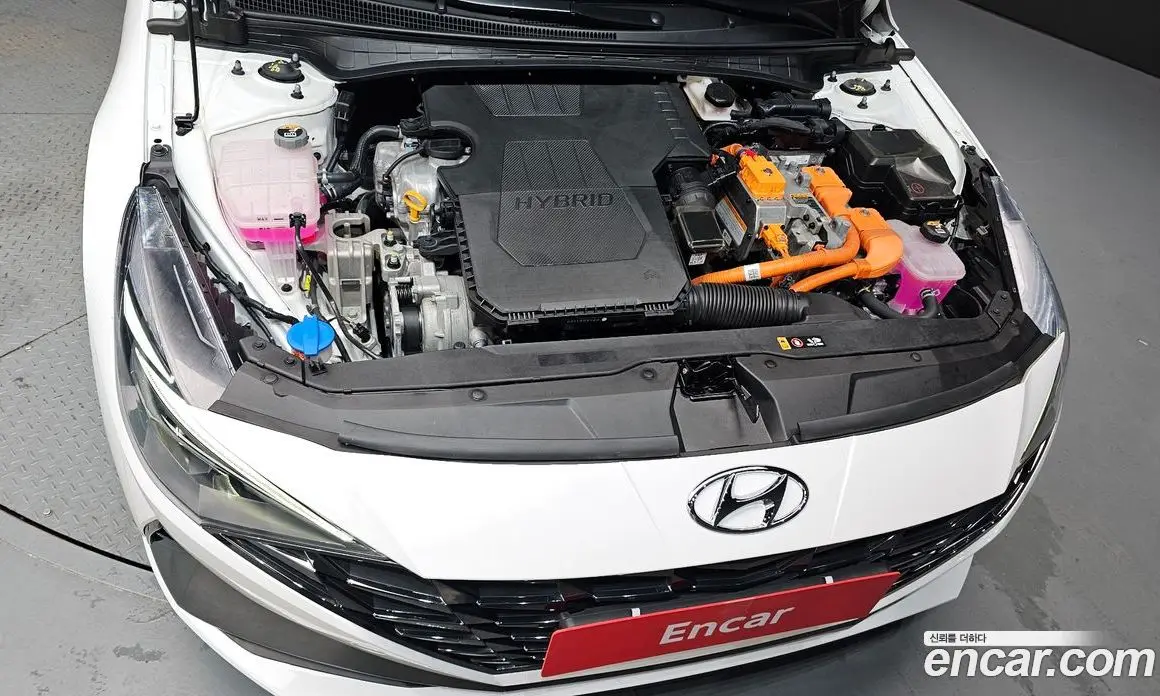 Hyundai Avante 2023 1.6 автомат (гидро), фото 6
