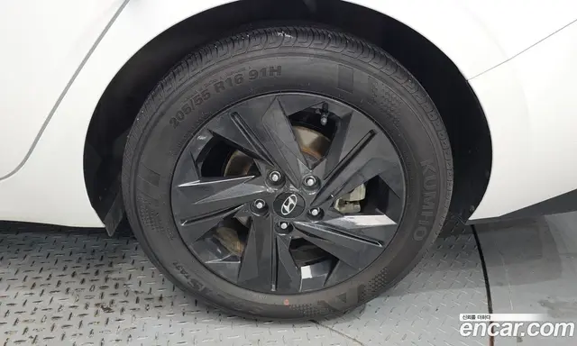 Hyundai Avante 2023 1.6 автомат (гидро), миниатюра 7