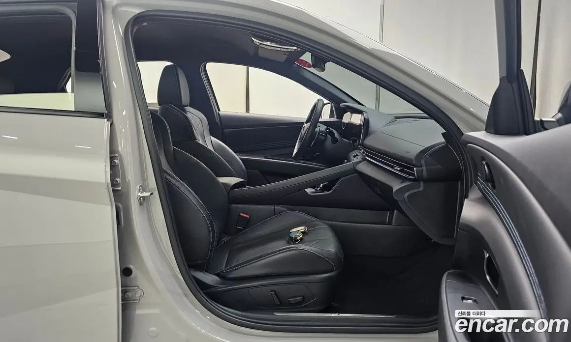Hyundai Avante 2023 2.0 автомат (гидро), фото 16