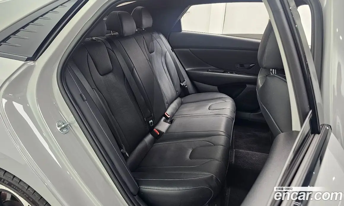 Hyundai Avante 2023 2.0 автомат (гидро), фото 17