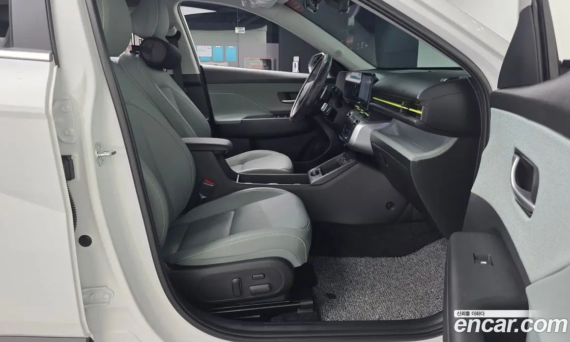 Hyundai Kona 2025 1.6 автомат (гидро), фото 17