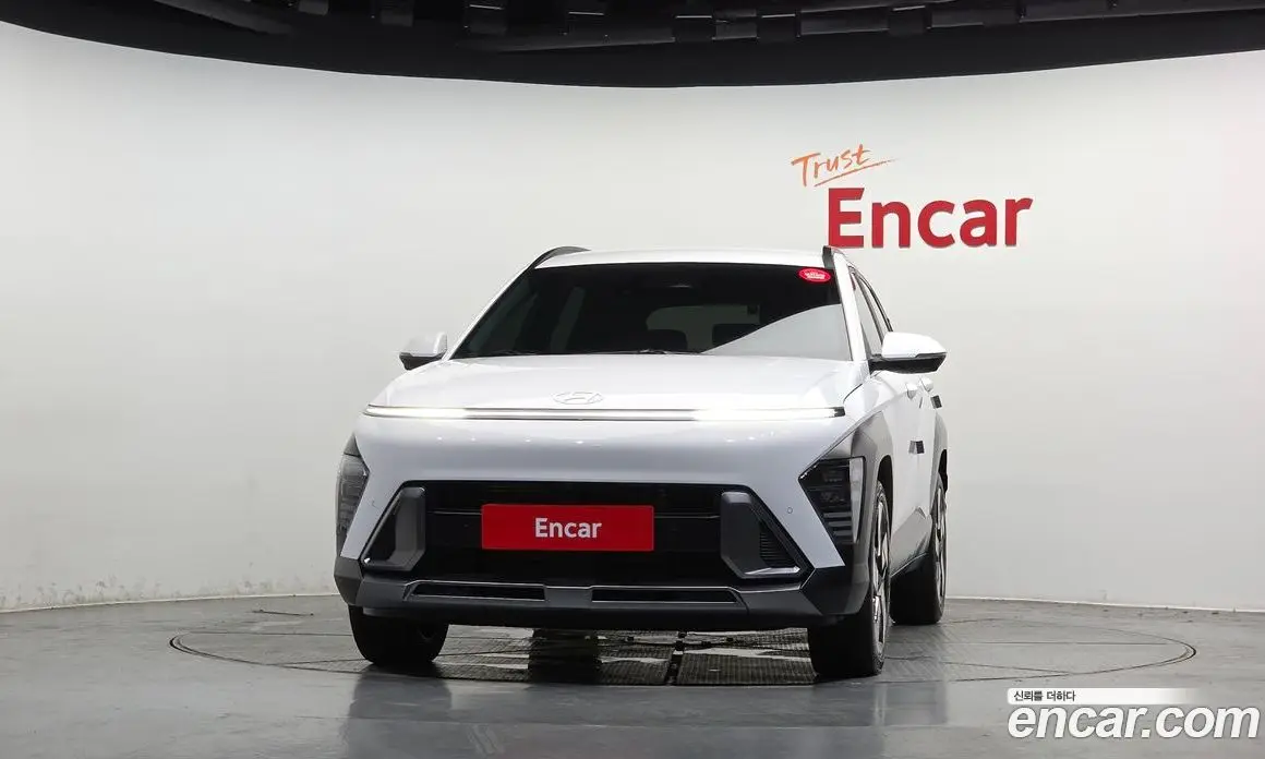 Hyundai Kona 2025 1.6 автомат (гидро), фото 3