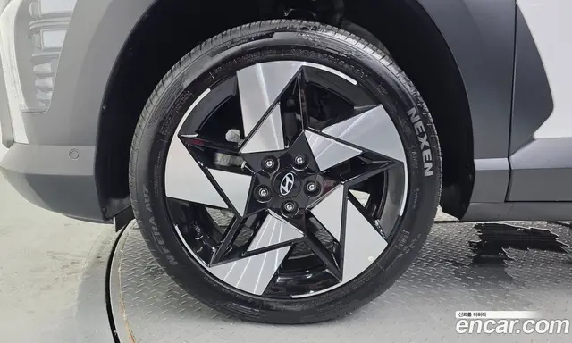 Hyundai Kona 2025 1.6 автомат (гидро), миниатюра 5