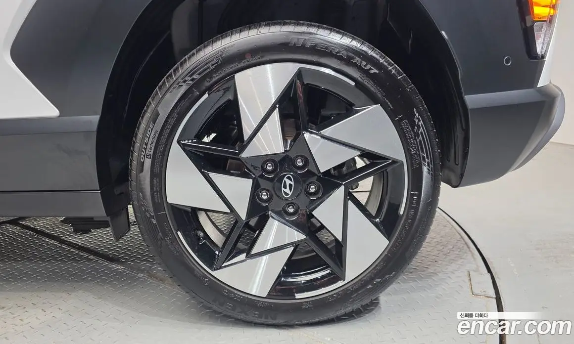 Hyundai Kona 2025 1.6 автомат (гидро), фото 7
