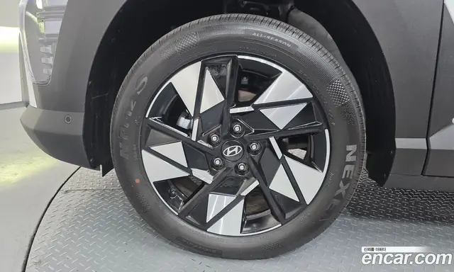 Hyundai Kona 2025 1.6 автомат (гидро), миниатюра 5