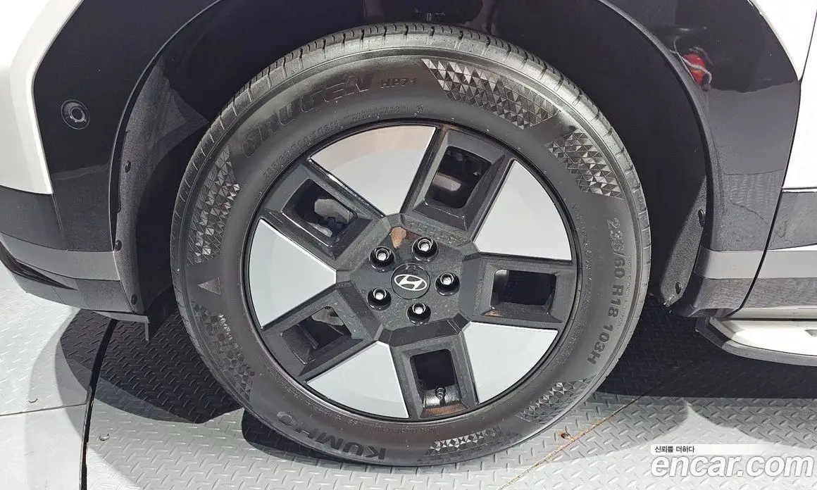 Hyundai Santa Fe 2024 1.6 автомат (гидро), фото 5