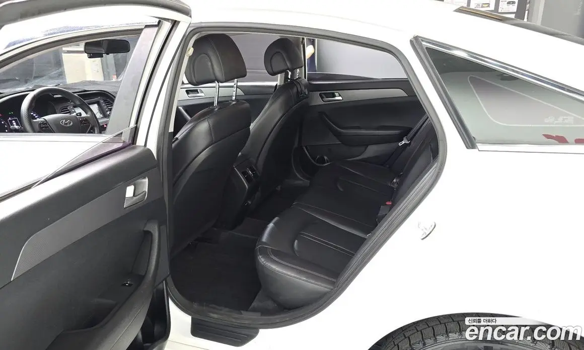 Hyundai Sonata 2014 2.0 автомат (гидро), фото 17 Hyundai Sonata 2014 2.0 автомат (гидро), фото 17