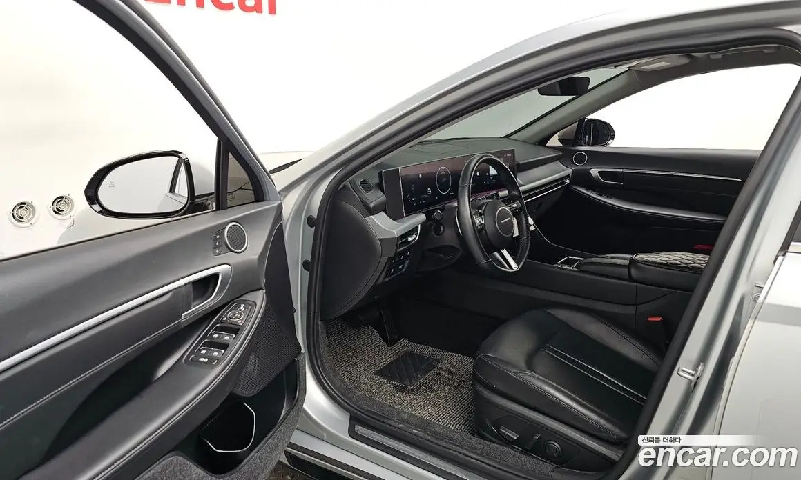Hyundai Sonata 2023 1.6 автомат (гидро), фото 12