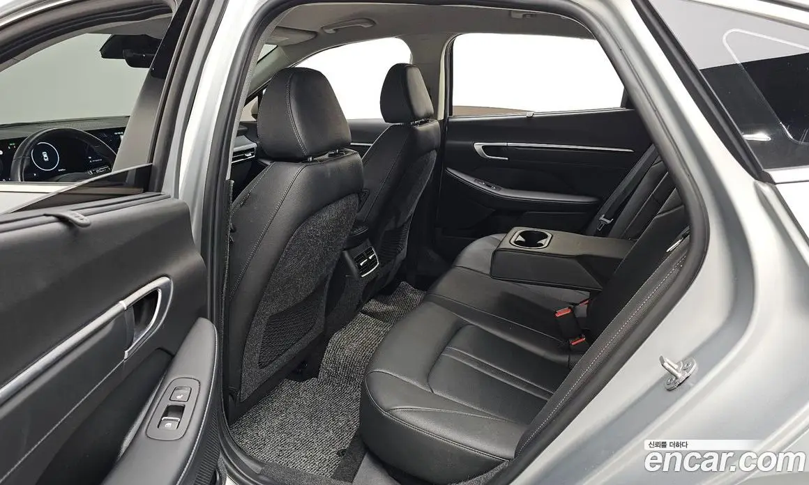 Hyundai Sonata 2023 1.6 автомат (гидро), фото 15