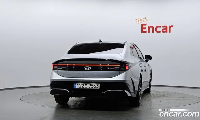 Hyundai Sonata 2023 1.6 автомат (гидро), миниатюра 3
